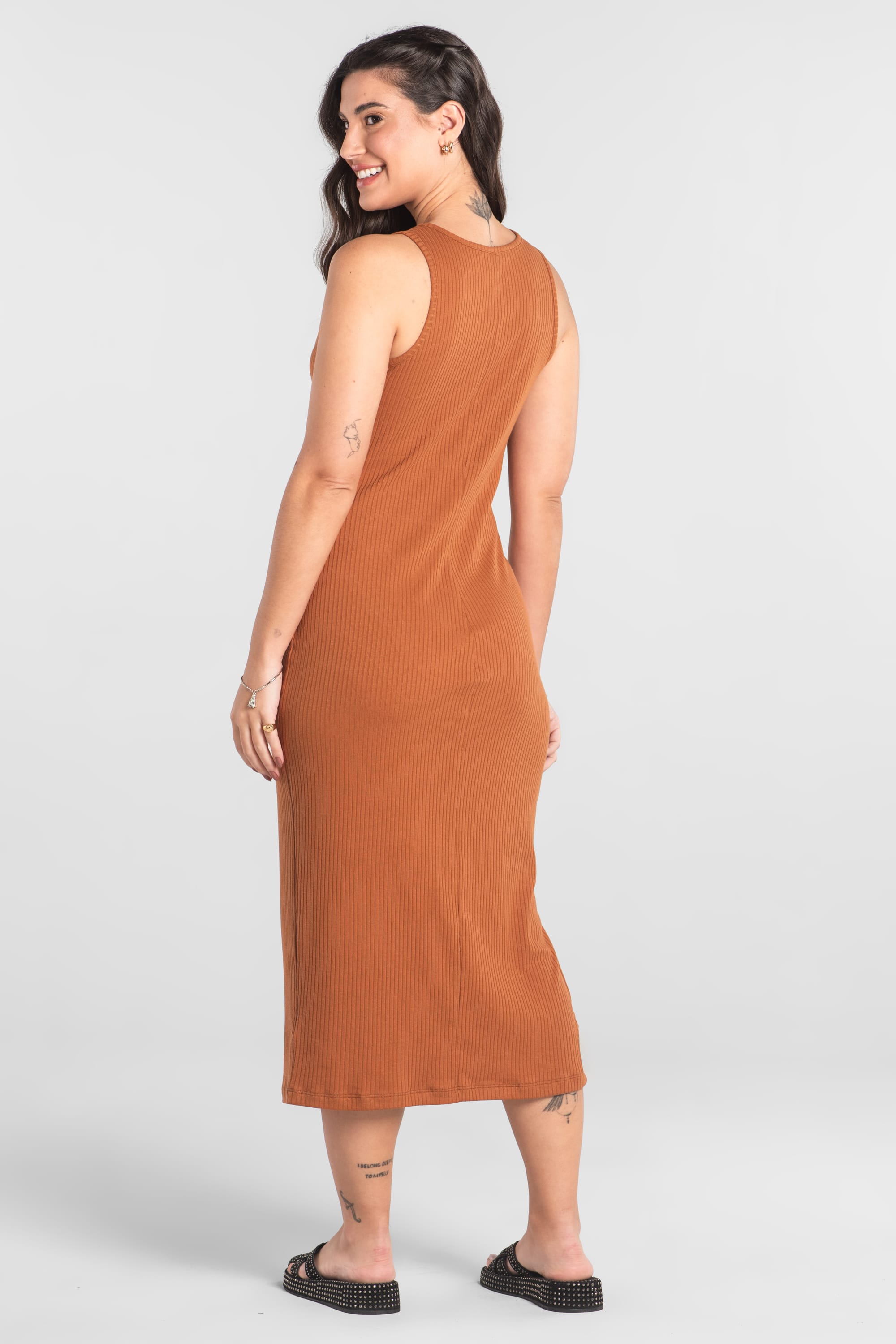 Vestido Regata Adulto em Ribana Canelada (Marrom) Just Basic - Imagem 4